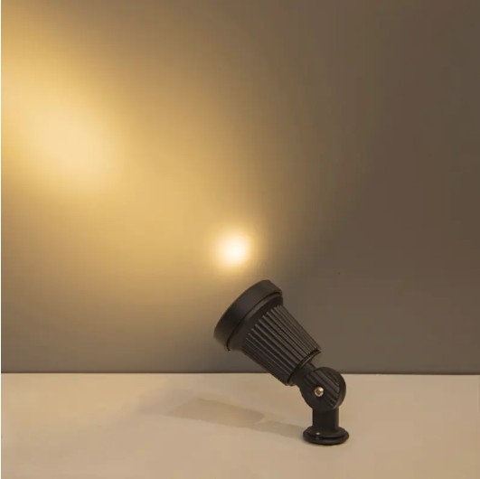 Hvorfor er den lysende fluksen av DL21014-1 Spot Light 470LM?